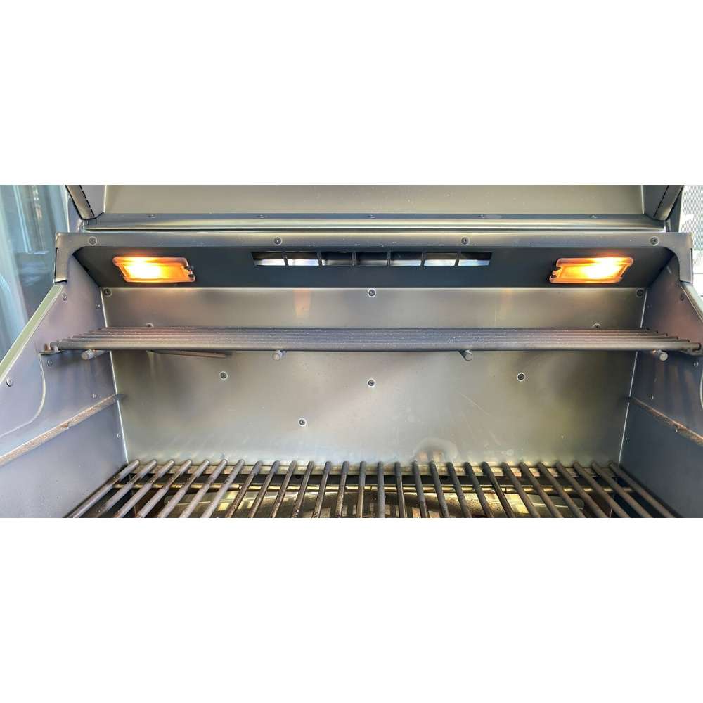 Memphis Grills Elite Built-In ITC3 is shown with its stainless steel lid open