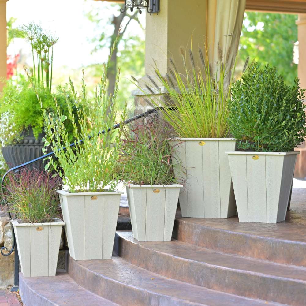 Outdoor Accents and Planters