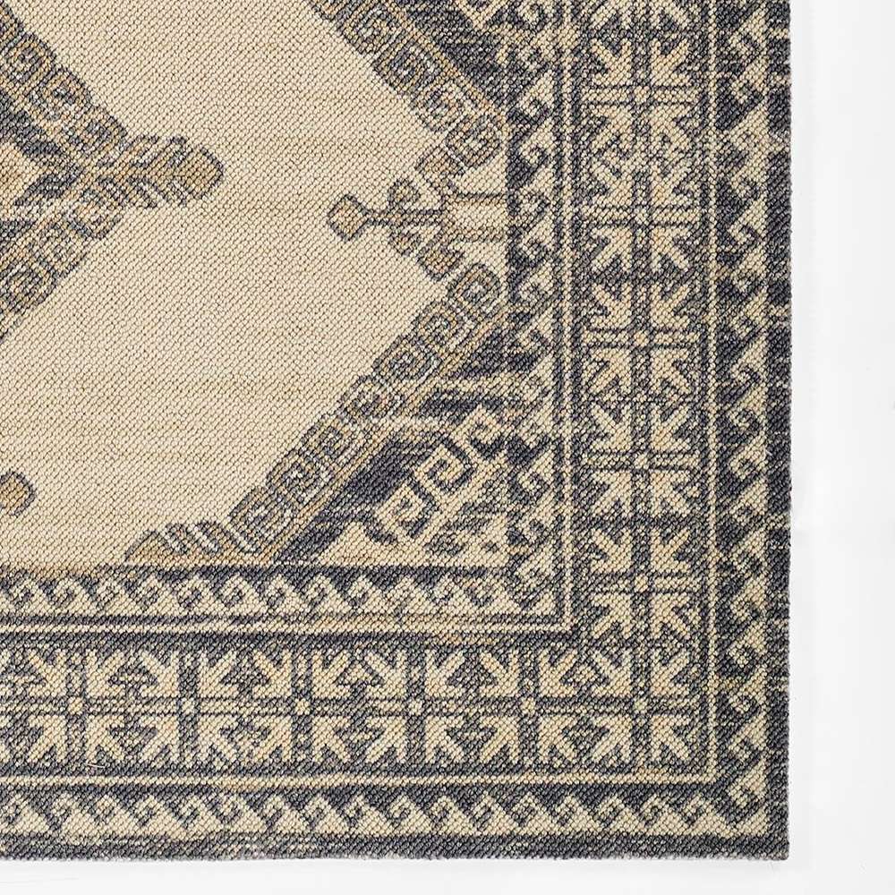 Close-up of border design of the Momeni Anatolia Indoor Rug - ANA-10 Charcoal