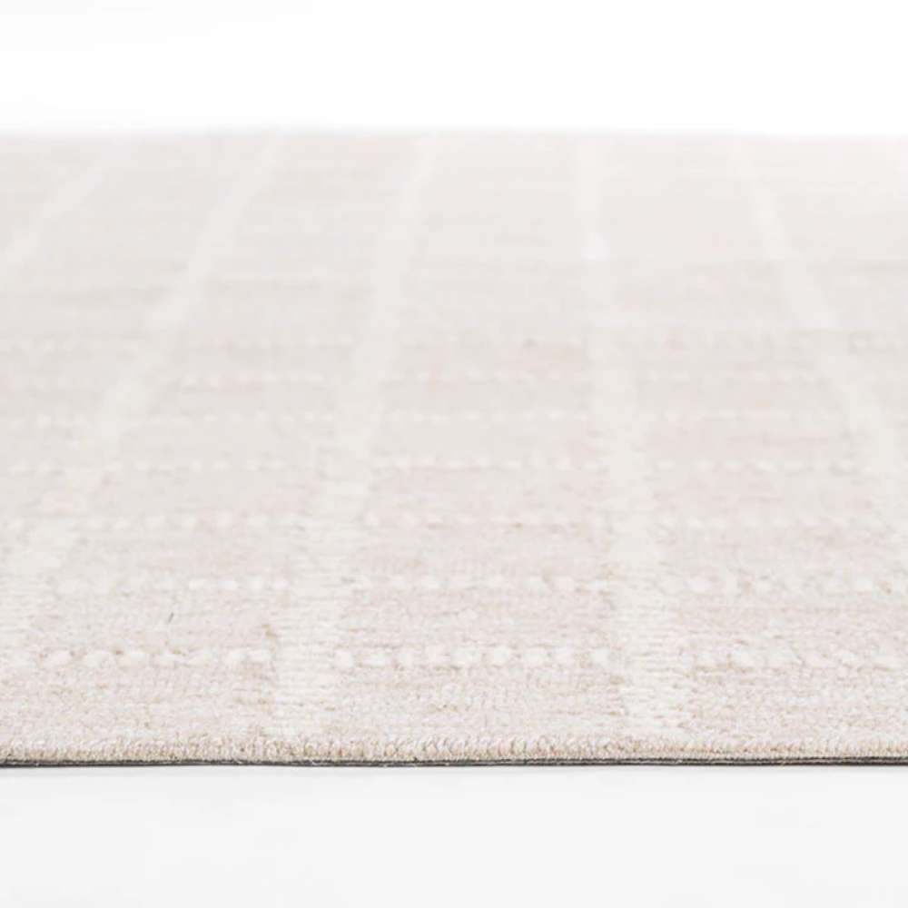 Momeni Archer Indoor Rug - ARC-3 Beige displays a minimalist grid design with cream and beige tones
