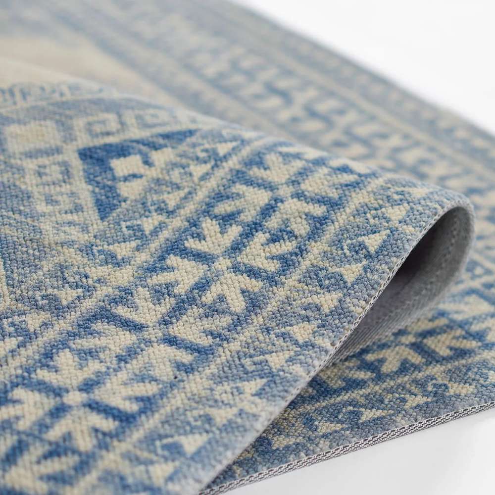 Momeni Anatolia Indoor Rug - ANA-10 Ivory is flexible and easy to place